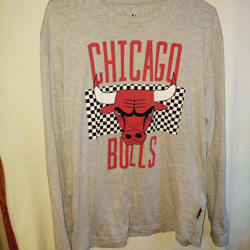 NBA Chicago Bulls Gray and Red Long Sleeve Tee
